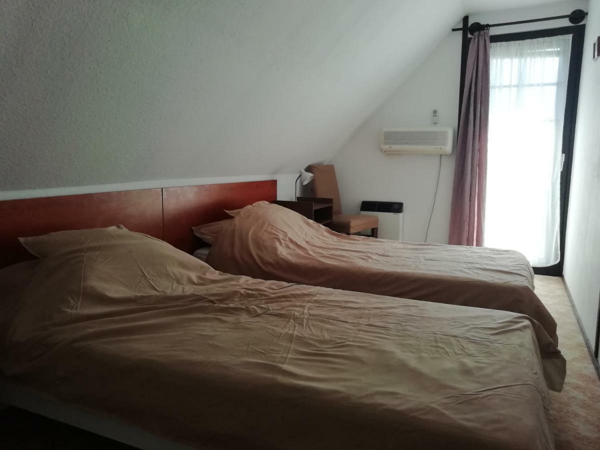 잘라카로쉬 Karesz Nyaralohaz 빌라 외부 사진